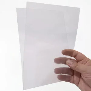 Protetor Plástico para Moldura A5.10, usado para proteger cartazes de precificação contra danos, sujeira e líquidos, garantindo durabilidade e rigidez