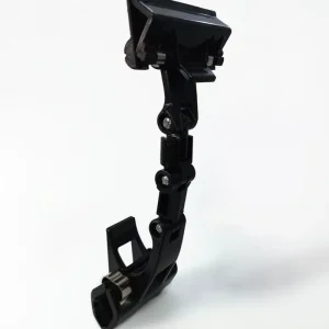 Porta-preço Articulado Robozinho.100 Preto com três articulações e encaixe para tubo de 1 polegada, ideal para exibir cartazes e preços em prateleiras e gôndolas.