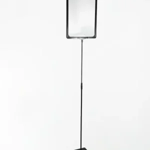 Pedestal Premium para Cartaz A3 TT 75/75 moldura preta com tubo telescópico regulável e base em PS.