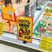 Display Base Magnética Preta p/ Folha A4 – Moldura Vermelha
