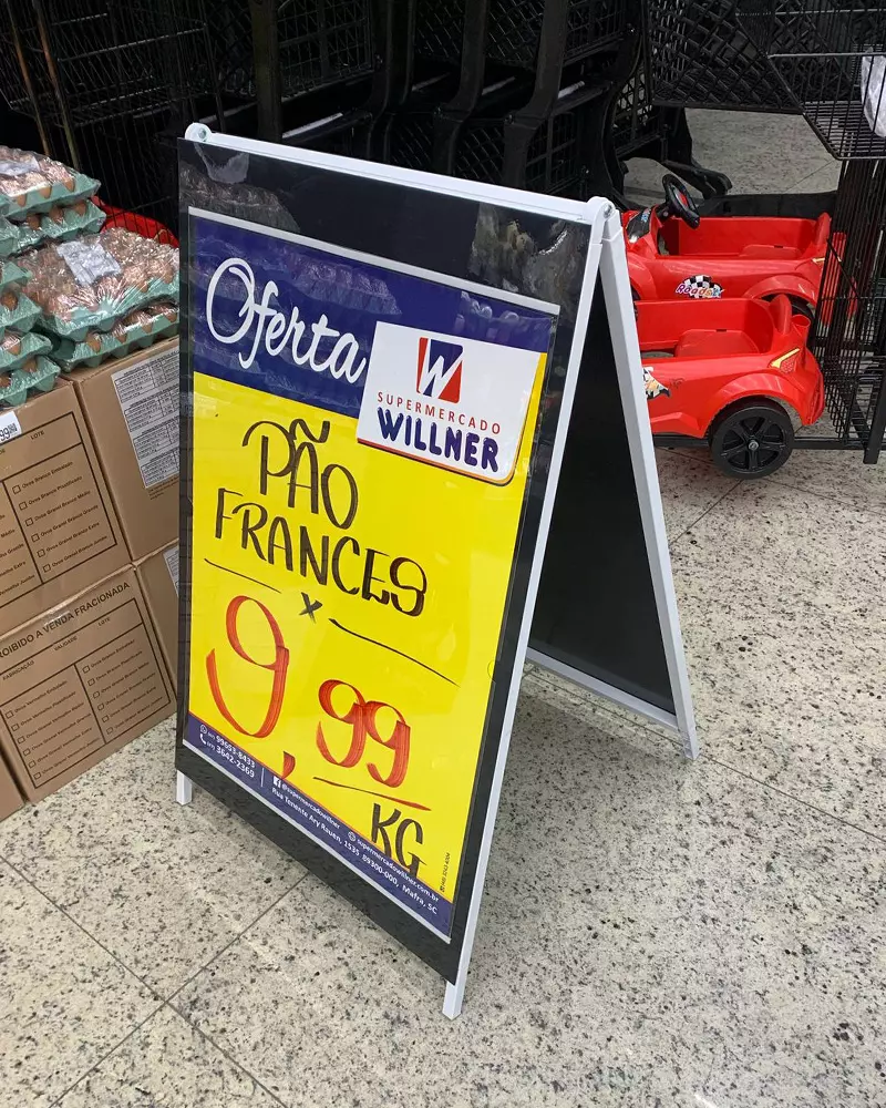 Cavalete em PVC c/ Porta-cartaz em PS 2mm SI – 45x65cm 1 Bolsa A2 AB – F/V