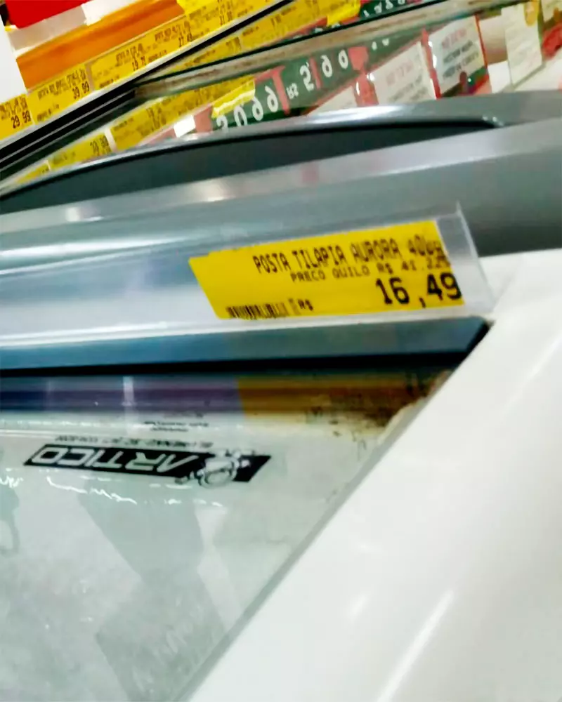 Perfil de Gôndola V300R c/ Fita Dupla Face – Pç com 115cm