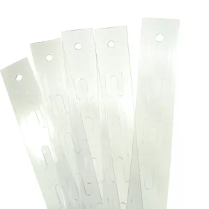 Fita Cross Transparente 24.Posições Clip Strip para PDV. Resistente, discreta e fácil de instalar, permite pendurar itens para vendas agregadas no PDV.