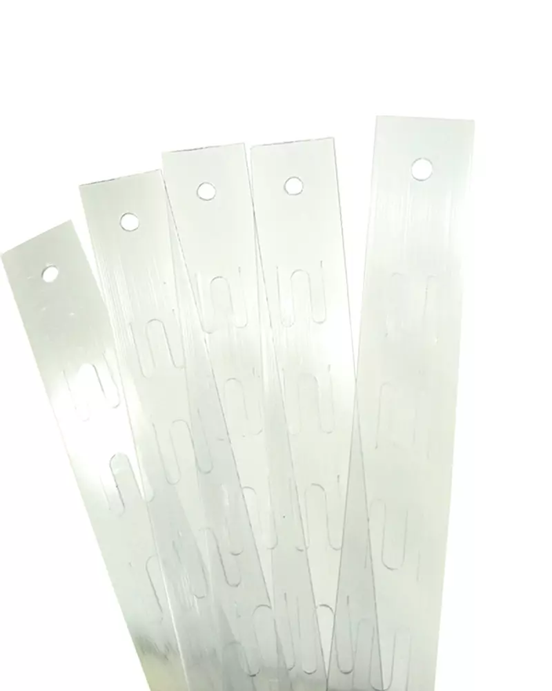 Fita Cross Transparente 24.Posições Clip Strip para PDV. Resistente, discreta e fácil de instalar, permite pendurar itens para vendas agregadas no PDV.